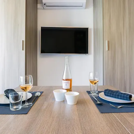 Isola Bella By Connexion * カンヌ